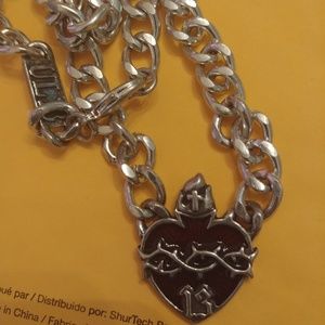 ULP6 Alchemy Gothic Sacred Heart Pendant